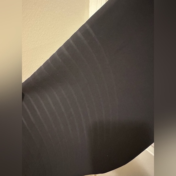 Lululemon Full Flourish Pullover
Black (First Release) - Picture 9 of 10